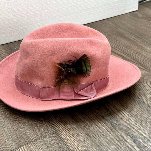 Elegant Pink Feathered Women\'s Hat from England main image 10